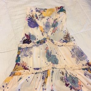 Free People v neck tank : SOLD